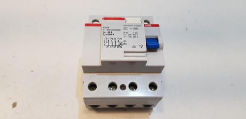 ABB Groepenkast Aardlekschakelaar F374 25A 30mA (1x), Hobby en Vrije tijd, Elektronica-componenten, Gebruikt, Ophalen of Verzenden