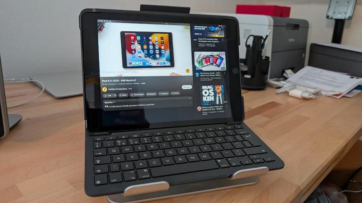 iPad 9e generatie SIM + Logitech - Nieuwstaat, Computers en Software, Apple iPads, Zo goed als nieuw, Apple iPad, Wi-Fi en Mobiel internet