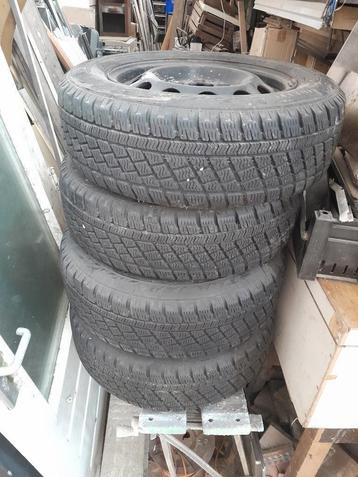 winterbanden pirelli 195 65 15 beschikbaar voor biedingen