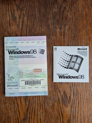 Windows 98 CD met Instructieboek beschikbaar voor biedingen