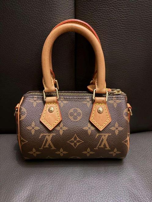 Louis vuitton speedy nano, Sieraden, Tassen en Uiterlijk, Tassen | Damestassen, Zo goed als nieuw, Ophalen of Verzenden