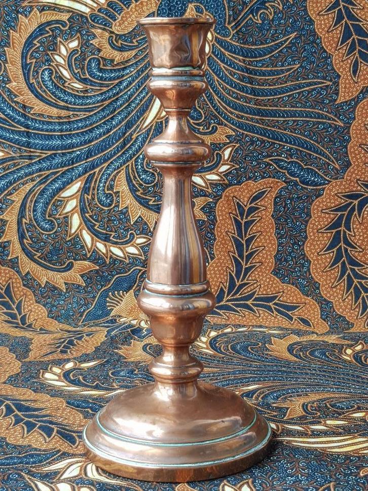 Mooie antieke koperen kandelaar uit Engeland 26 cm. uit 1840, Antiek en Kunst, Antiek | Kandelaars, Koper of Brons, Ophalen of Verzenden