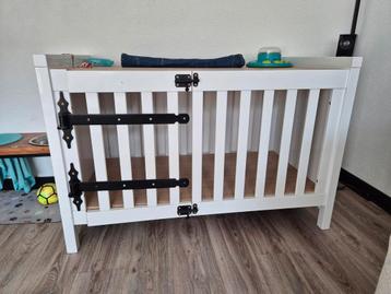 Stevige bench 120x60x57 beschikbaar voor biedingen