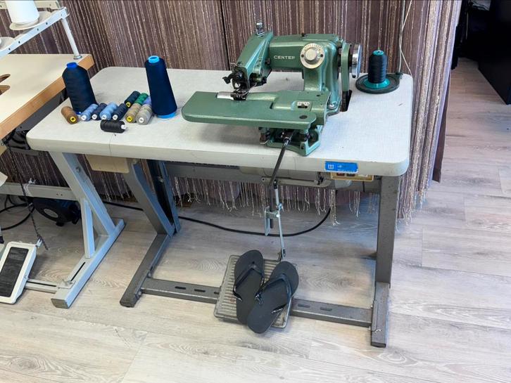 Industriële naaimachine – stevige lockmachine, Hobby en Vrije tijd, Naaimachines en Toebehoren, Zo goed als nieuw, Lockmachine