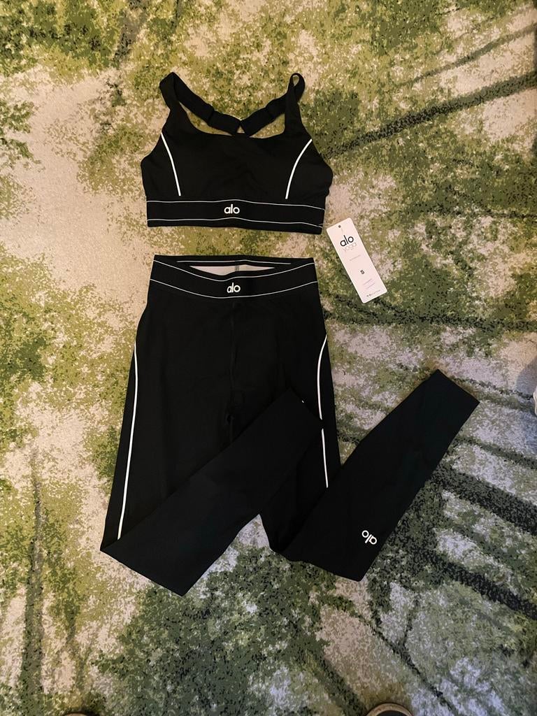 Alo yoga setje maat S, Zwart, Nieuw, Ophalen of Verzenden, Maat 36 (S)