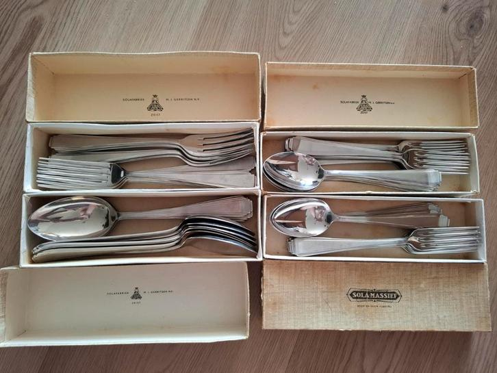 Sola bestek 36 delig + gebaksvorkjes antiek vintage, Antiek en Kunst, Antiek | Bestek, Ophalen of Verzenden