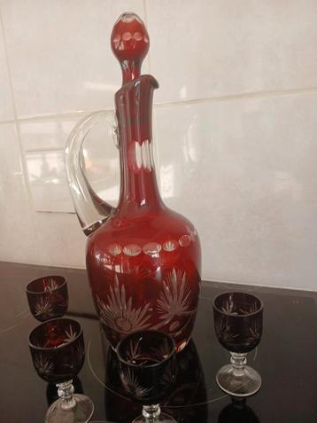 Boheemse Kristallen Karaf met 4 Glaasjes beschikbaar voor biedingen