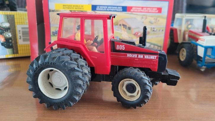 Britains Volvo BM Valmet 805 Tractor, Hobby en Vrije tijd, Modelauto's | 1:32, Gebruikt, Tractor of Landbouw, Britains, Ophalen of Verzenden