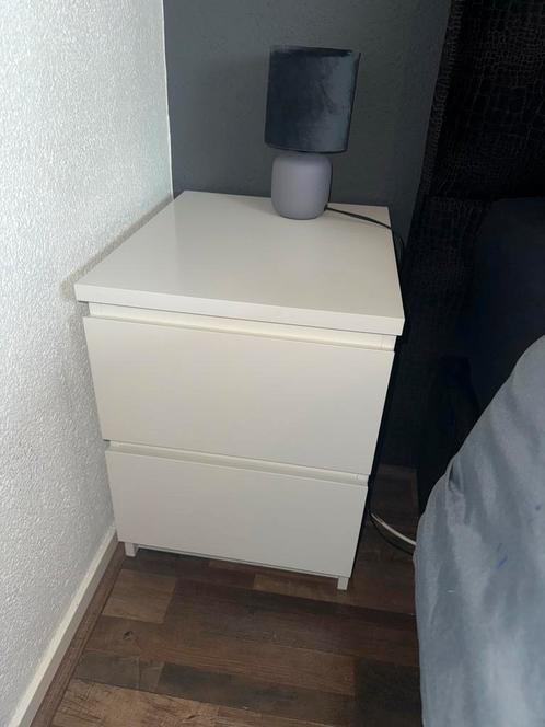 2x Malm Nachtkastjes, Huis en Inrichting, Slaapkamer | Nachtkastjes, Gebruikt, Minder dan 55 cm, Minder dan 45 cm, Kunststof, Ophalen