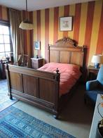 Antiek Frans Bed - Kuif & Versieringen, Huis en Inrichting, Slaapkamer | Bedden, Gebruikt, Bruin, 190 cm of minder, Hout