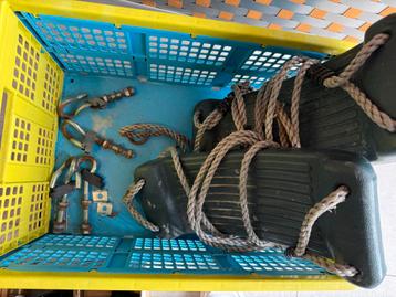 2x Groene Schommelzitjes + Haken beschikbaar voor biedingen