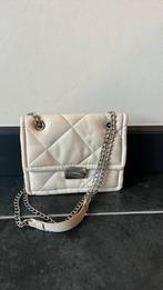 Cremekleurige schoudertas met kettinghengsel, Ophalen of Verzenden, Zo goed als nieuw, Schoudertasje
