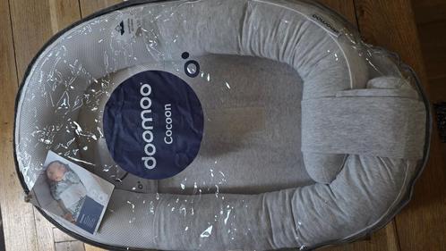 Doomoo cocoon ZGAN (+ 2 gratis voedingskussen), Kinderen en Baby's, Overige Kinderen en Baby's, Zo goed als nieuw, Ophalen