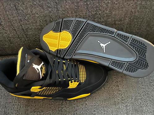 Nike air Jordan 4 Retro Thunder Yellow DS double box 42,5, Kleding | Heren, Schoenen, Nieuw, Zwart, Ophalen of Verzenden