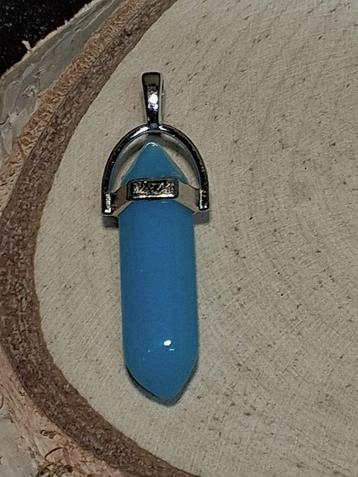 Dubbeleinder hanger melkblauw beschikbaar voor biedingen