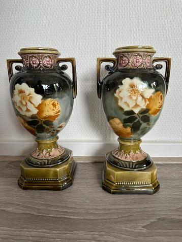 Prachtige Vintage VAZEN Jugendstil 2 stuks Verzamelaar Rozen beschikbaar voor biedingen