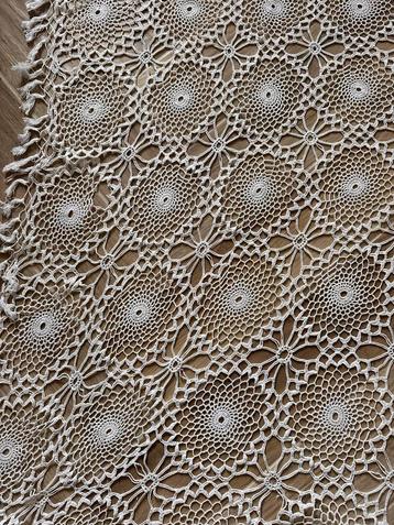 Gehaakte romantisch tafelkleed 150x140 beschikbaar voor biedingen