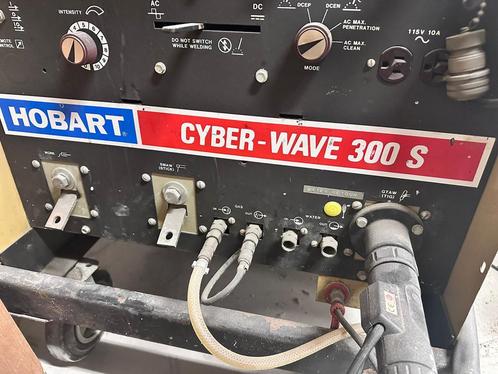 Hobart Cyber-Wave 300 S Lasapparaat, Zakelijke goederen, Machines en Bouw | Lastechniek, Ophalen