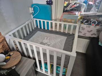 Witte box  beschikbaar voor biedingen