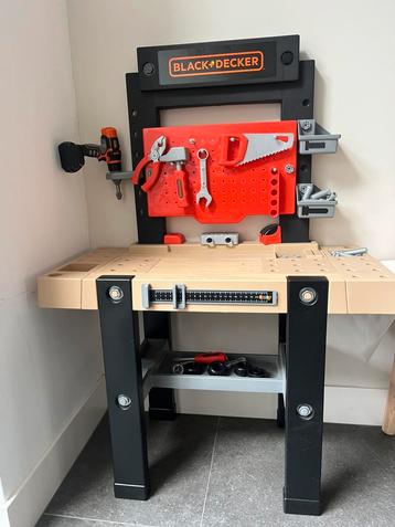 Werkbank Black+Decker goede staat beschikbaar voor biedingen