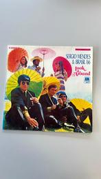 LP Sergio Mendes & Brasil ‘66 - Look around in zeer goede st, Cd's en Dvd's, Vinyl | Latin en Salsa, Gebruikt, Ophalen of Verzenden