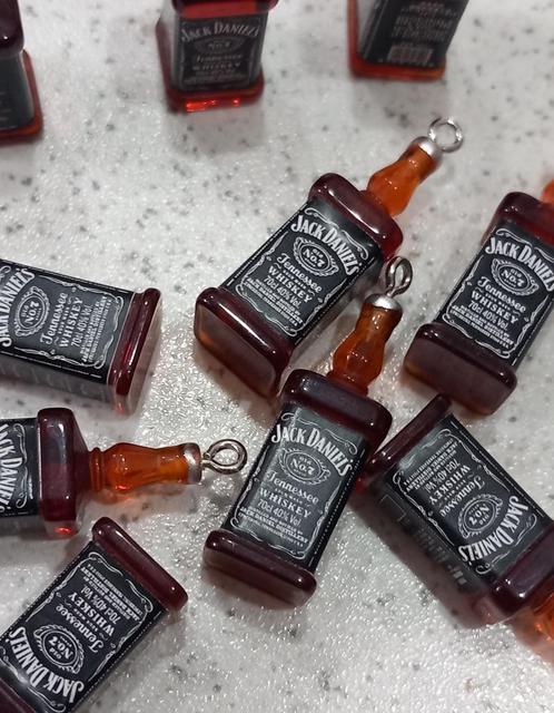 Jack daniels whisky bedel "nieuw", Hobby en Vrije tijd, Kralen en Sieraden maken, Nieuw, Bedel, Ophalen of Verzenden