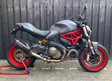 Ducati monster 821 ( 2017 / akrapovic )