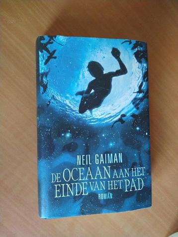 Gaiman, Neil. De oceaan aan het einde van het pad beschikbaar voor biedingen