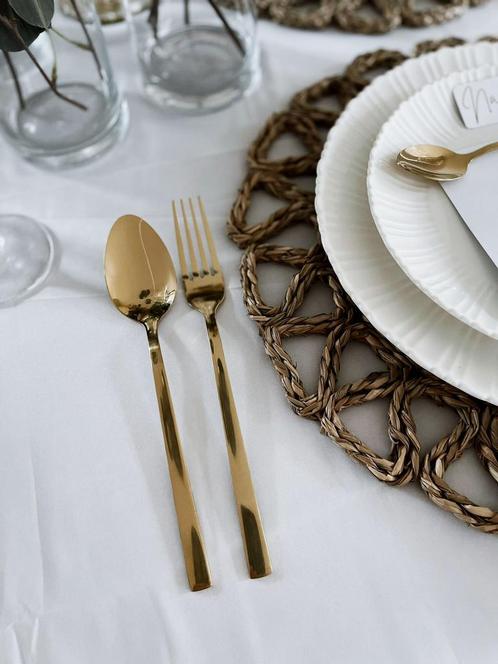Te huur: goud bestek 4-delig voor diners, 21diners, bruiloft, Huis en Inrichting, Keuken | Bestek, Nieuw, Rvs of Chroom, Ophalen
