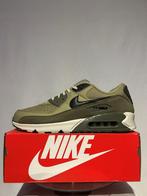 NIEUW IN DOOS! Maat 51,5 - Nike Air Max 90 Neutral Olive, Kleding | Heren, Schoenen, Overige kleuren, Verzenden, Nike, Nieuw