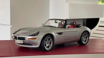 BMW Dealer Z8 1/12 KYOSHO # 80430020877 Silver met Display beschikbaar voor biedingen