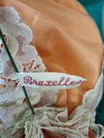 -	Pop braxelles vintage dame met paraplu, Verzamelen, Poppen, Ophalen of Verzenden