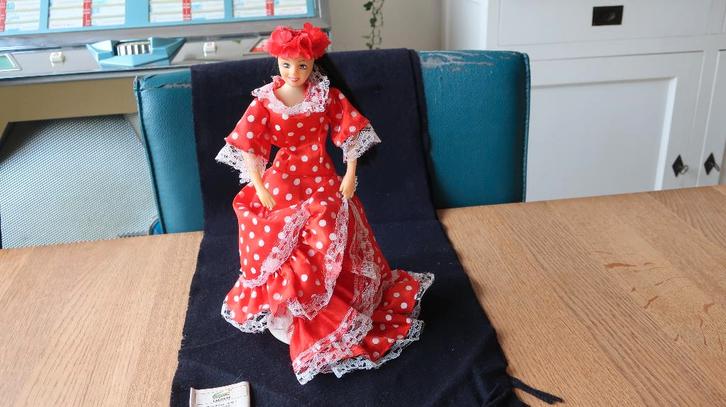 muziekdood speeldoos pop, Kinderen en Baby's, Speelgoed | Poppen, Zo goed als nieuw, Barbie, Ophalen of Verzenden