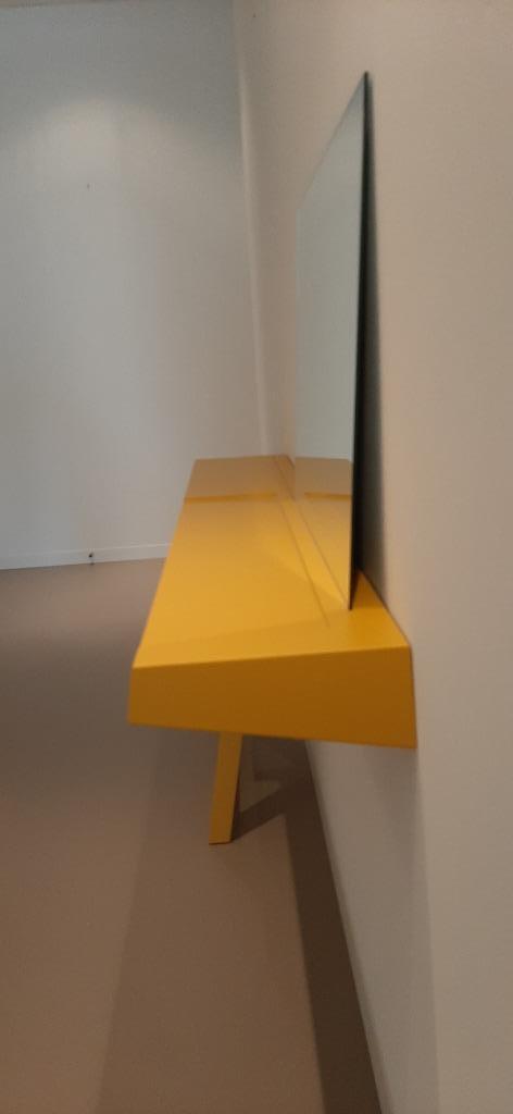 Arco Pivot Vanity Draaitafel Met Spiegel, Huis en Inrichting, Tafels | Sidetables, Zo goed als nieuw, Minder dan 25 cm, 150 tot 200 cm