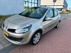 Renault Clio 1.6 16V 82KW Dyncmf 5-DRS E4 2006 Beige, Auto's, Renault, Voorwielaandrijving, Beige, 4 cilinders, Beige
