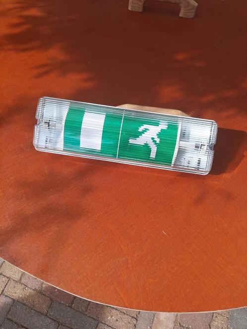 Supa lux verlichting nood/vlucht of anders,lees beschrijving, Huis en Inrichting, Lampen | Wandlampen, Zo goed als nieuw, Kunststof