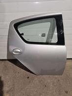 RECHTER ACHTERDEUR TOYOTA AYGO ZILVERGRIJS, Auto-onderdelen, Niet ingevuld, Gebruikt, Deur, Niet ingevuld
