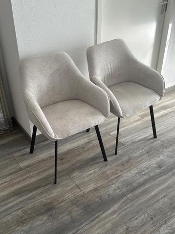 2X Beige Draaibare Eetkamerstoelen  beschikbaar voor biedingen
