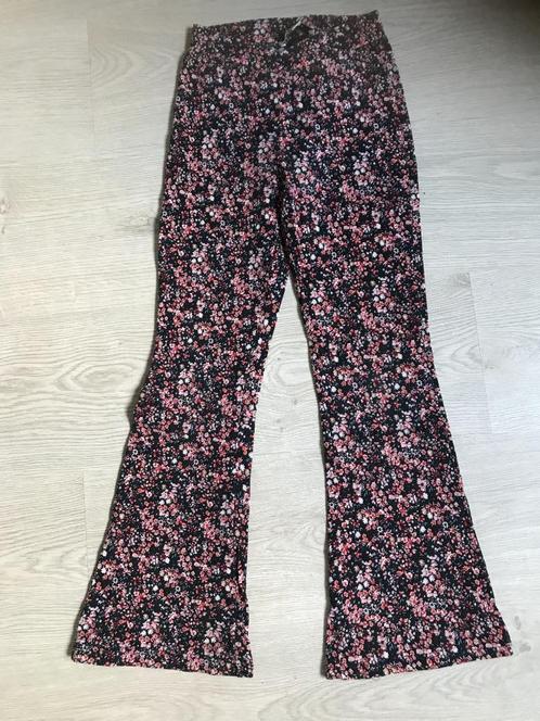 flared broek (Garcia), Kinderen en Baby's, Kinderkleding | Maat 134, Gebruikt, Meisje, Broek, Ophalen of Verzenden