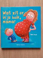 Wat zit er in je buik, mama? - Sam Lloyd, Boeken, Ophalen of Verzenden, Zo goed als nieuw, 2 tot 3 jaar, Uitklap-, Voel- of Ontdekboek