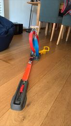 Hot Wheels baan met looping en 2 auto’s, Kinderen en Baby's, Speelgoed | Racebanen, Ophalen of Verzenden, Zo goed als nieuw, Hot Wheels