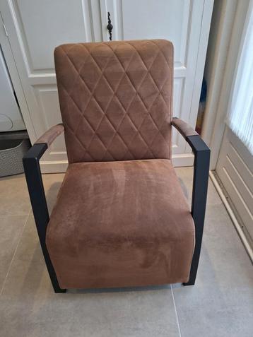 cognac kleurige fauteuil beschikbaar voor biedingen