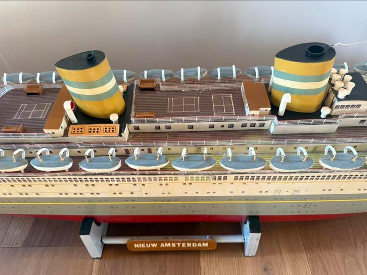 NEW AMSTERDAM - RC MODEL, Hobby en Vrije tijd, Modelbouw | Boten en Schepen, Zo goed als nieuw, Ophalen