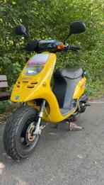 Piaggio Typhoon 125 - Gele moterscooter, Ophalen of Verzenden, Gebruikt, Maximaal 45 km/u, Benzine
