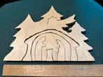 Handgemaakte kerststal van hout, Ophalen of Verzenden, Zo goed als nieuw