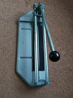 Kerarmische Tegelsnijmachine snijlengte max 250mm i.z.g.s., Ophalen, Zo goed als nieuw