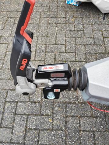 Alko dissel slot. Zo goed als nieuw. beschikbaar voor biedingen