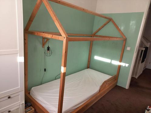 Kinderbed huisjesbed 90x200cm handgemaakt, Kinderen en Baby's, Kinderkamer | Bedden, Gebruikt, 180 cm of meer, 85 tot 100 cm, Lattenbodem