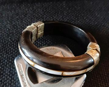 Etnische armband met hoorn parelmoer zilveren details beschikbaar voor biedingen