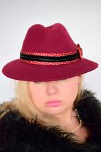 rood vintage hoedje, Kleding | Dames, Hoeden en Petten, Ophalen of Verzenden, Zo goed als nieuw, One size fits all, Hoed